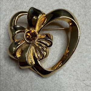 Avon Gold Heart Brooch with November Birthday Accent stone